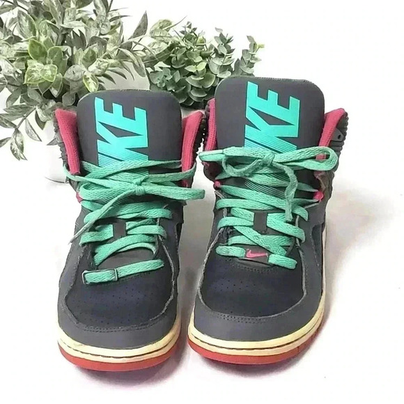 Nike ‘Court Invader’ High Top Basketball Sneakers - 5Y - Picture 7 of 9